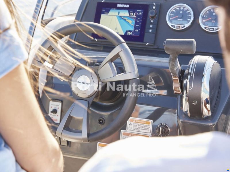 Quicksilver Activ 605 Open