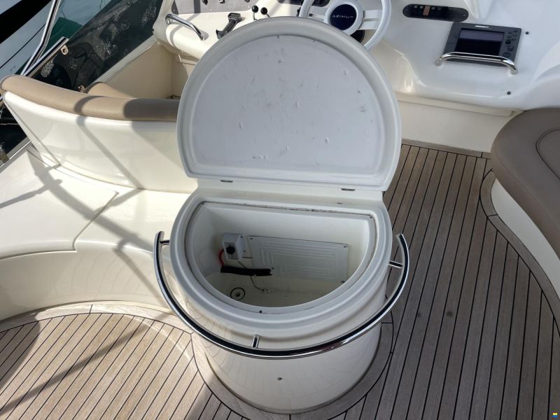 Azimut 46