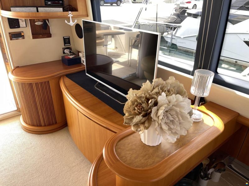 Azimut 46