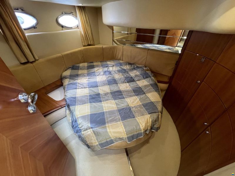 Azimut 46