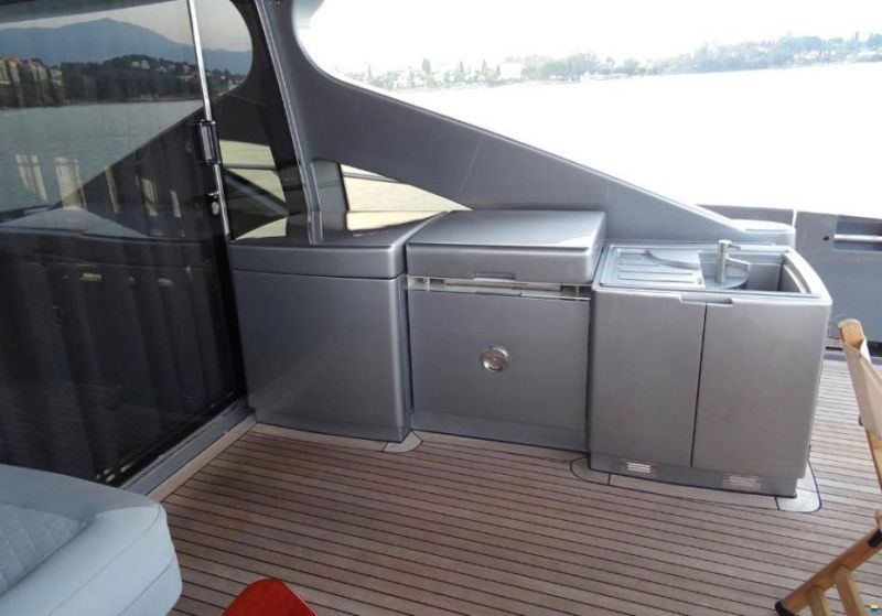 Azimut 86S
