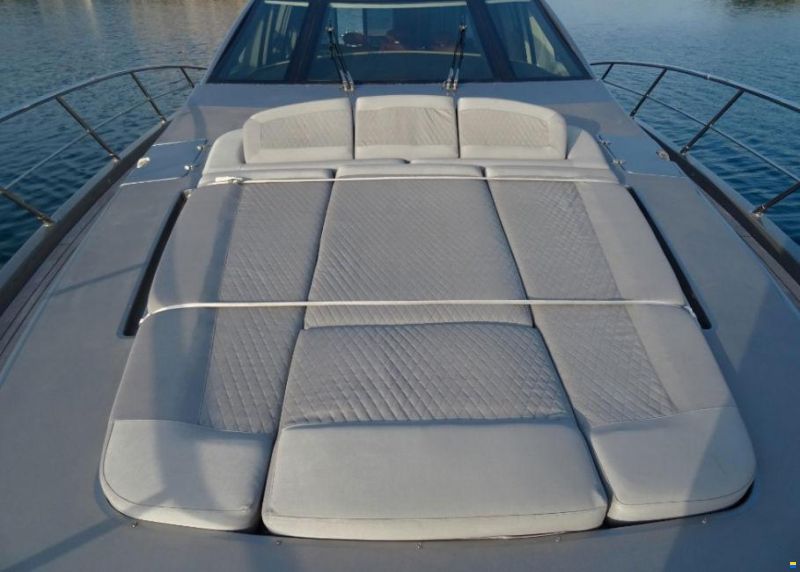 Azimut 86S