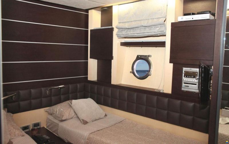 Azimut 86S