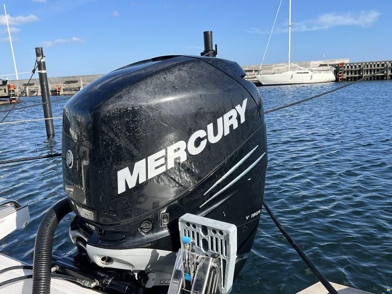 Axopar 28 Cabin