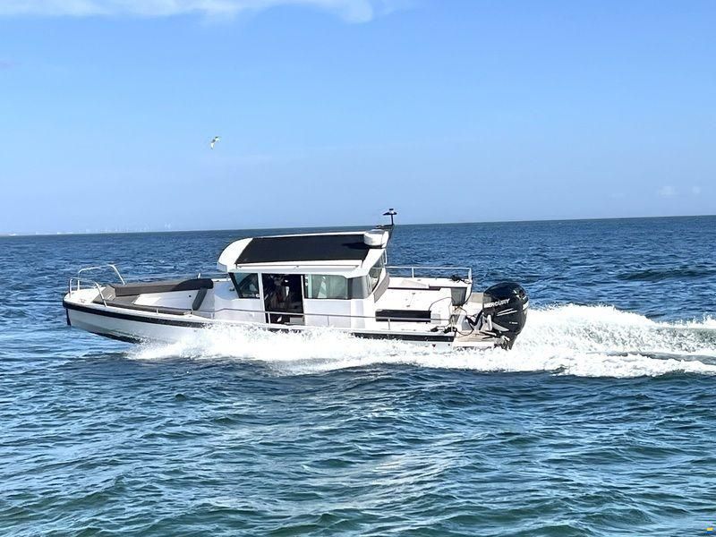Axopar 28 Cabin
