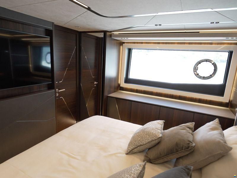 Sunseeker Predator 65