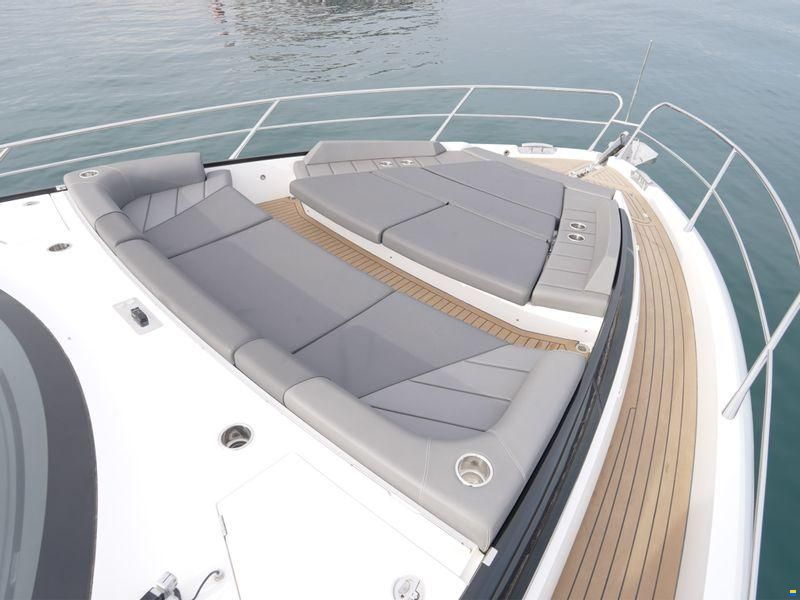 Sunseeker Predator 65