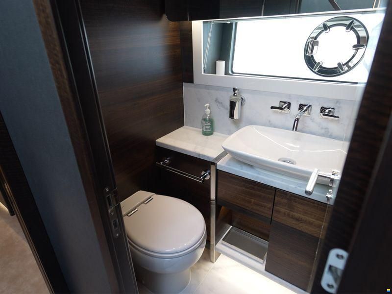 Sunseeker Predator 65