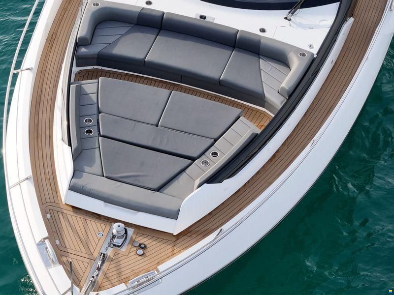 Sunseeker Predator 65