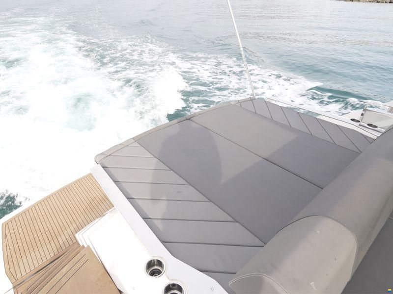 Sunseeker Predator 65