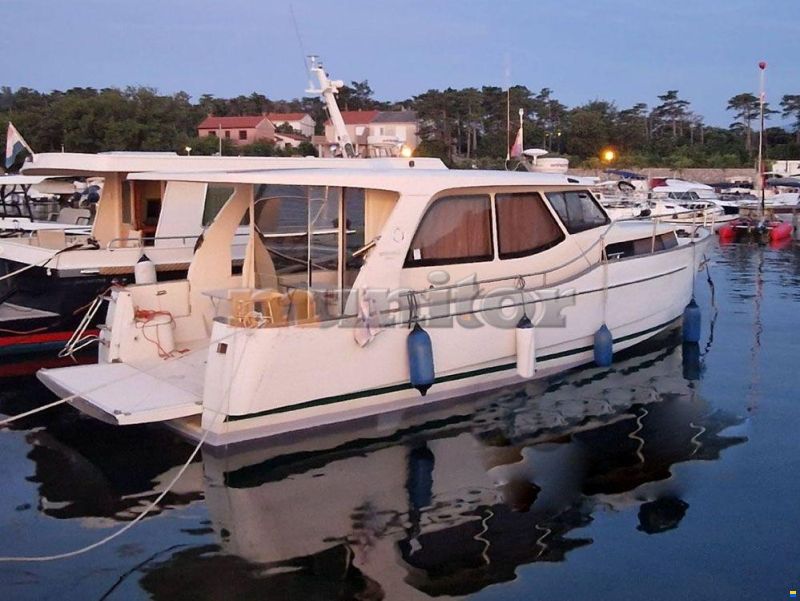 Greenline 33 Hybrid