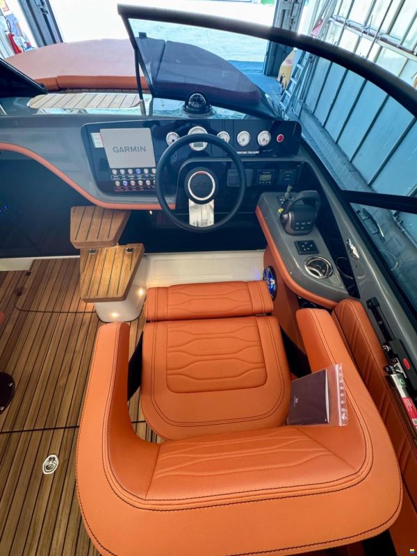 Cranchi E26 CLASSIC