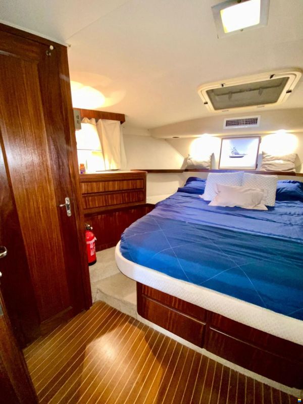 Hatteras 41 Convertible