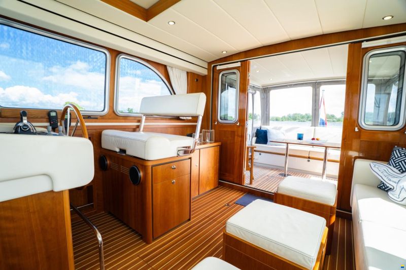 Linssen Grand Sturdy 470 Sedan Wheelhouse