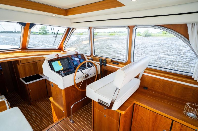 Linssen Grand Sturdy 470 Sedan Wheelhouse