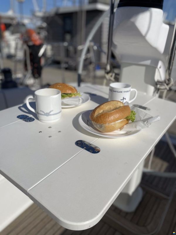 Hanse 370