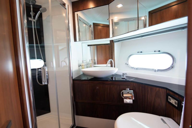 Sunseeker Predator 64
