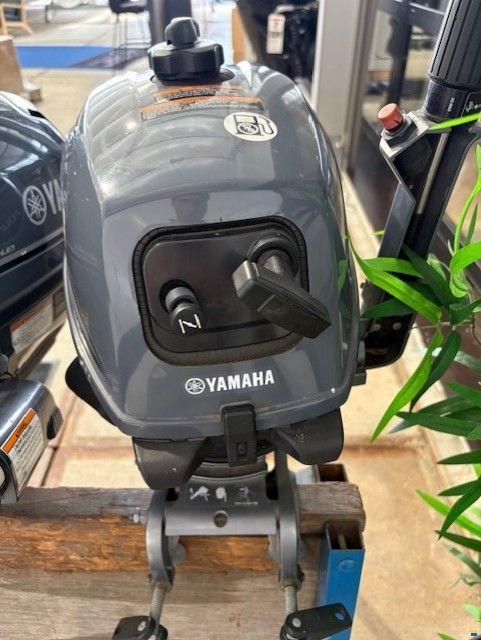 Yamaha F2.5 AMHL