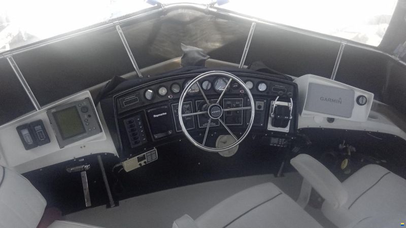 Carver 32 Convertible