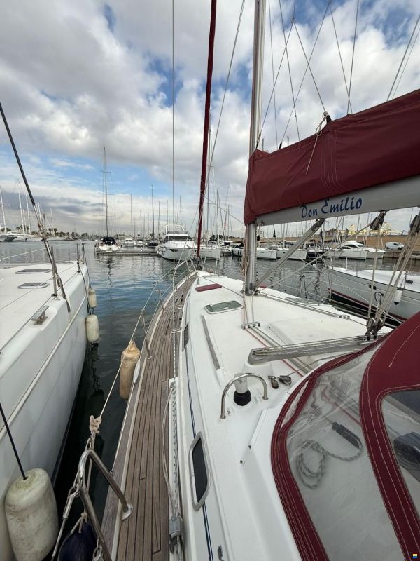 Beneteau Oceanis 41 in Valencia