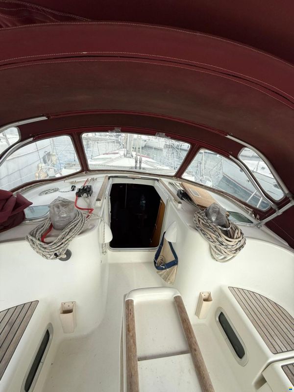 Beneteau Oceanis 41 in Valencia