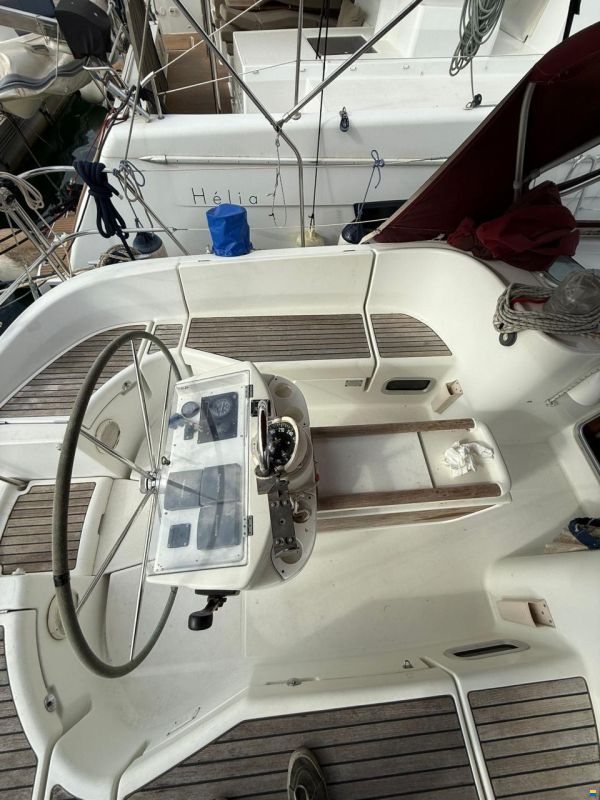 Beneteau Oceanis 41 in Valencia