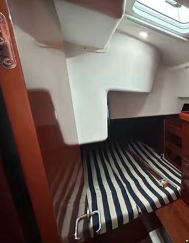 Beneteau Oceanis 41 in Valencia