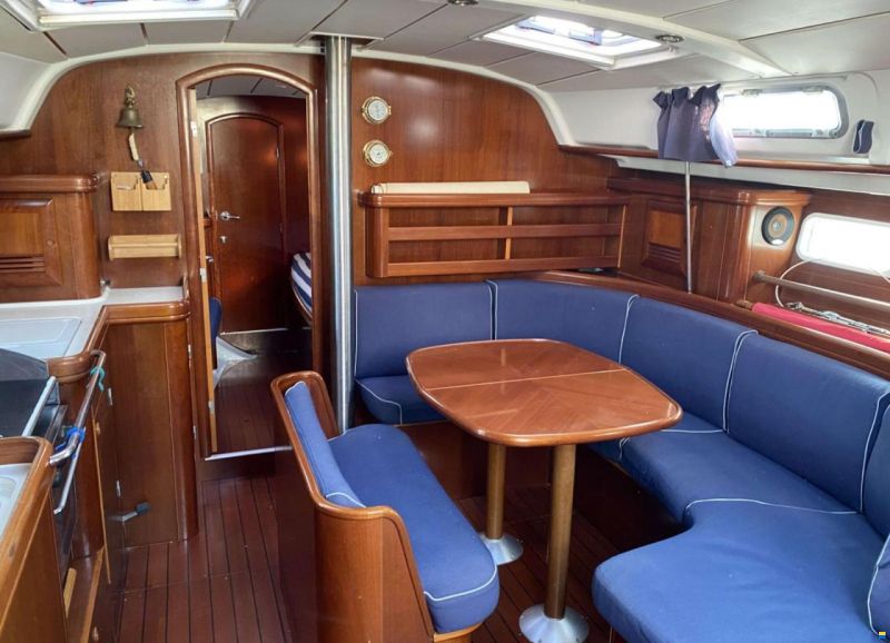 Beneteau Oceanis 41 in Valencia