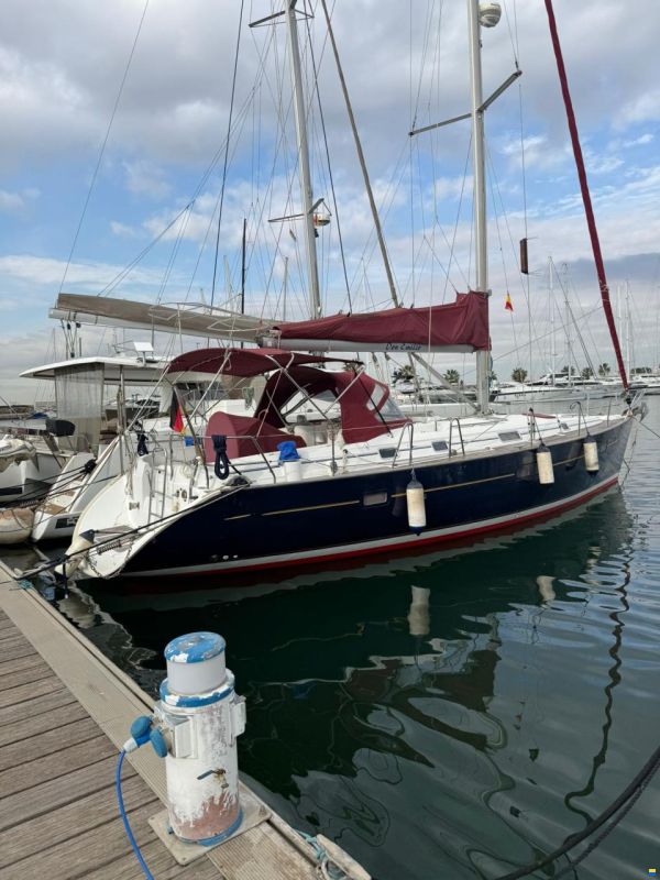 Beneteau Oceanis 41 in Valencia