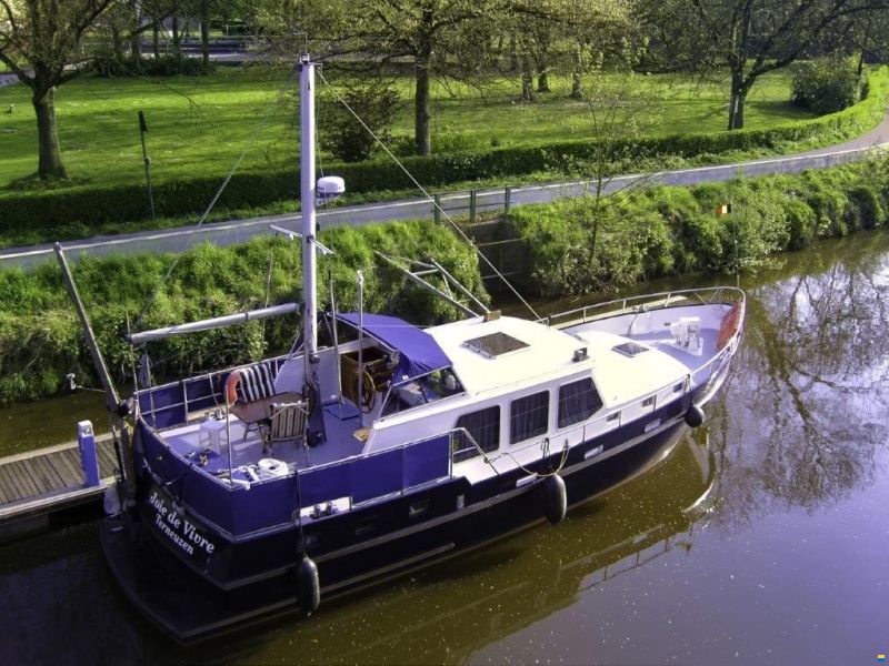 Monty Bank 43