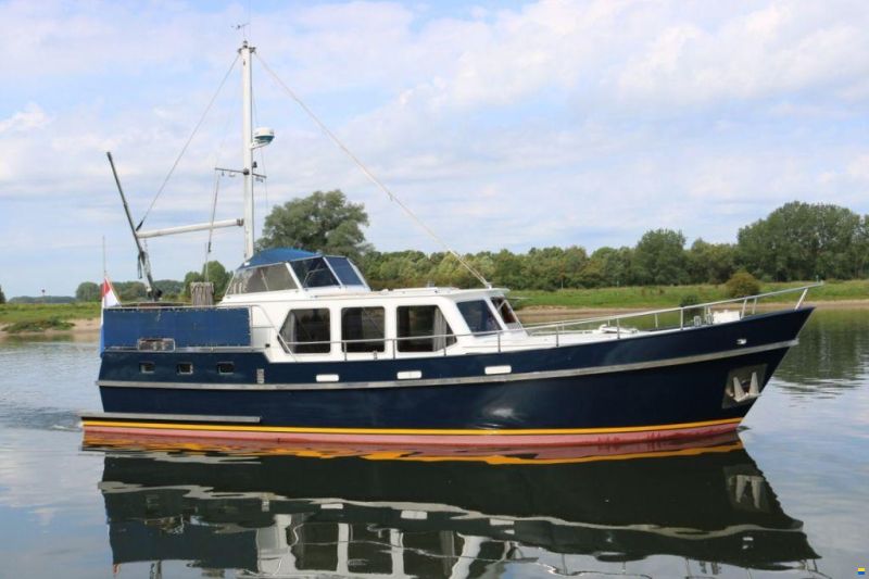 Monty Bank 43
