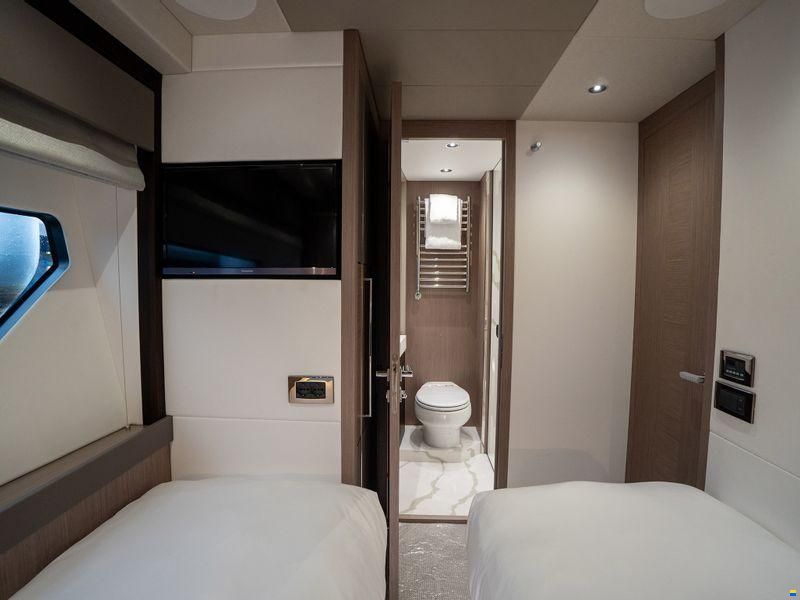 Sunseeker 76 Yacht