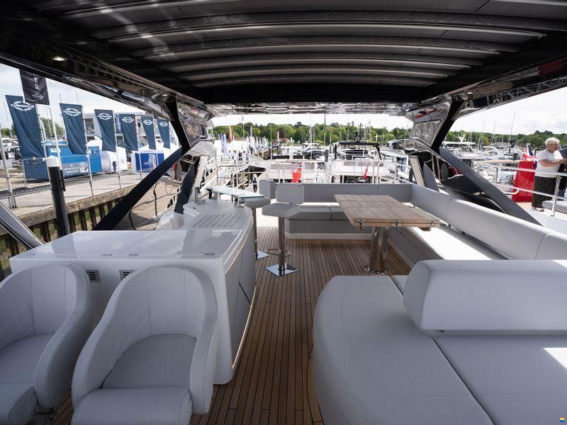 Sunseeker 76 Yacht