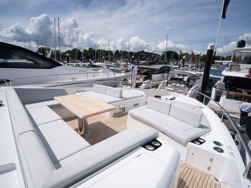 Sunseeker 76 Yacht