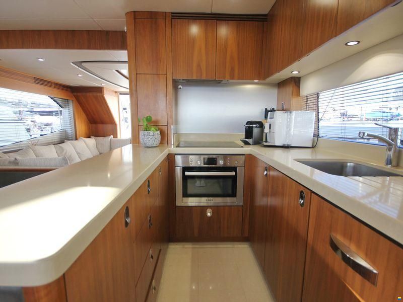 Sunseeker 75 Yacht