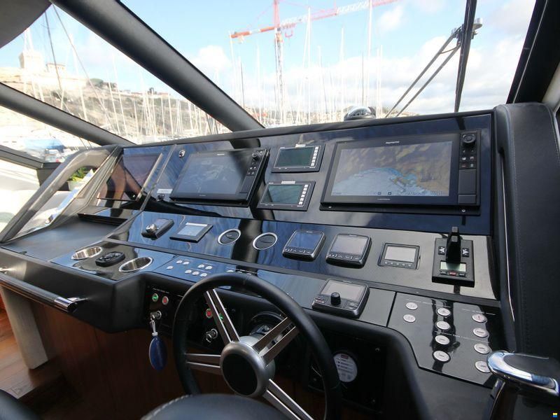 Sunseeker 75 Yacht