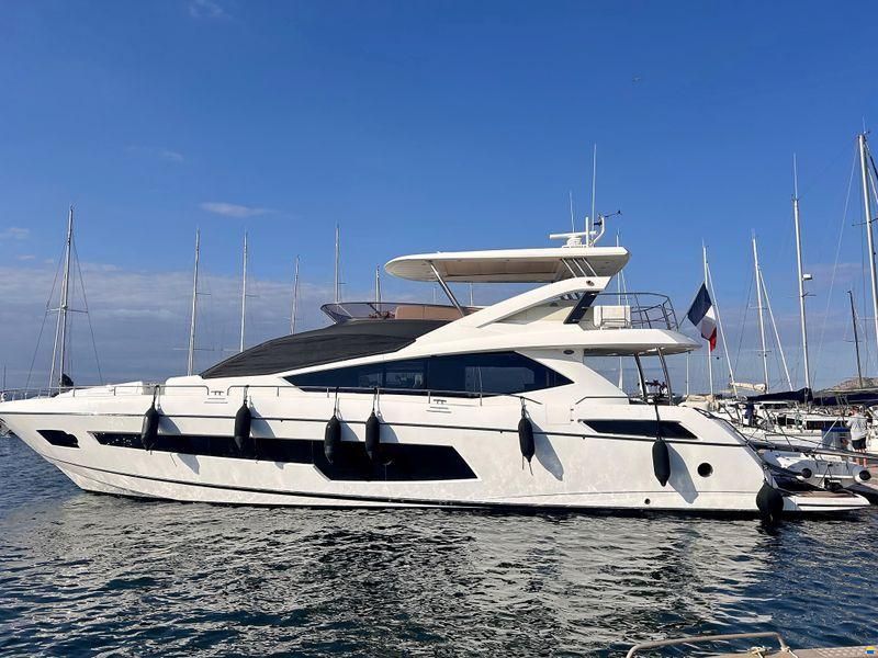 Sunseeker 75 Yacht