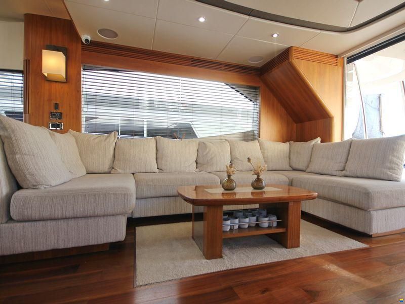 Sunseeker 75 Yacht