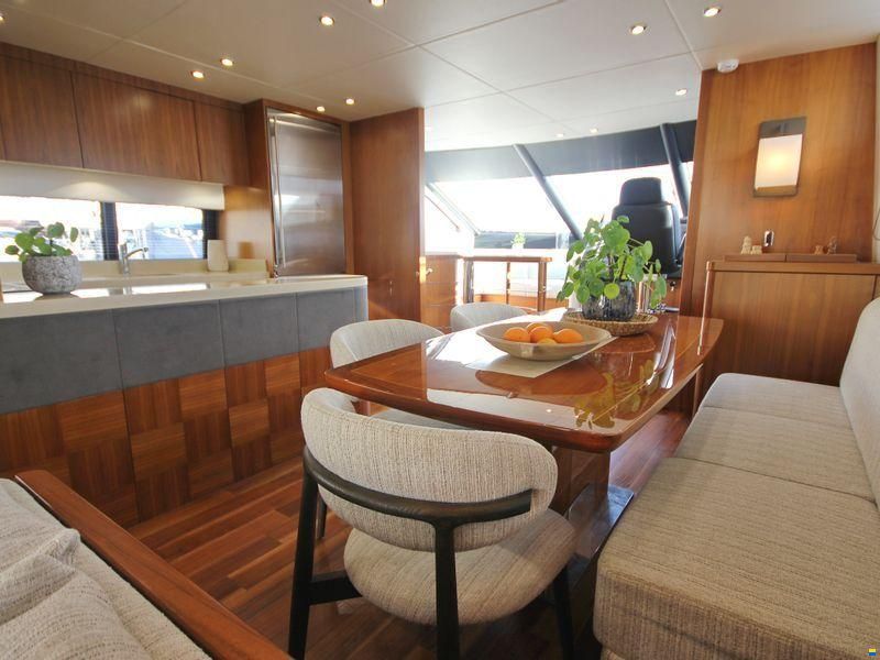 Sunseeker 75 Yacht