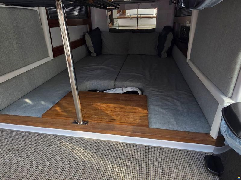 Axopar 28 Cabin