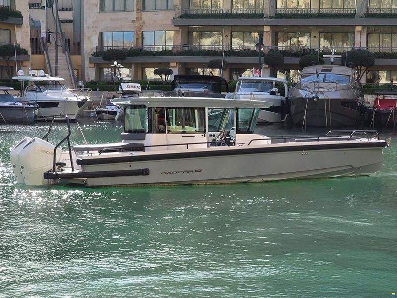 Axopar 28 Cabin