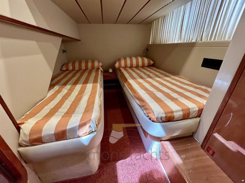 Ferretti 46