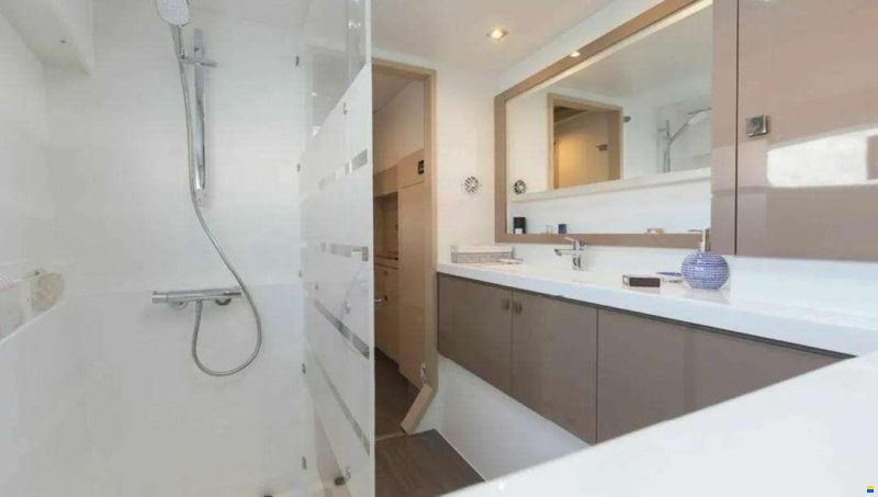 Fountaine Pajot ASTREA 42