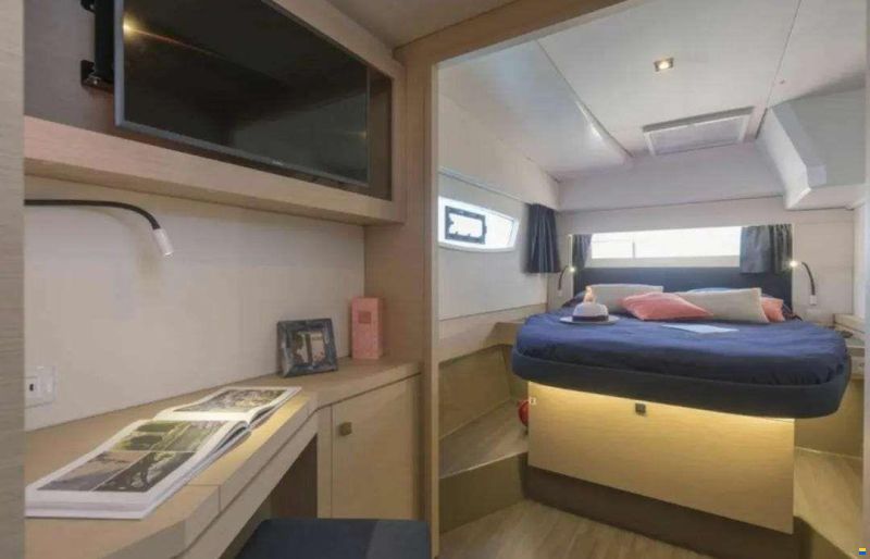 Fountaine Pajot ASTREA 42