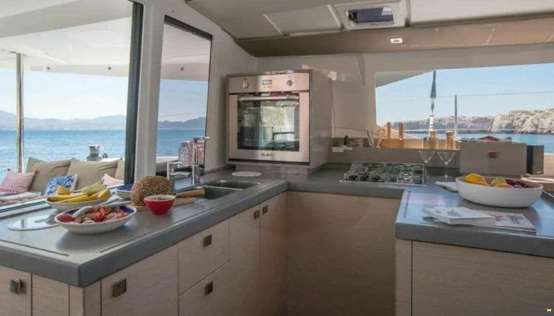 Fountaine Pajot ASTREA 42