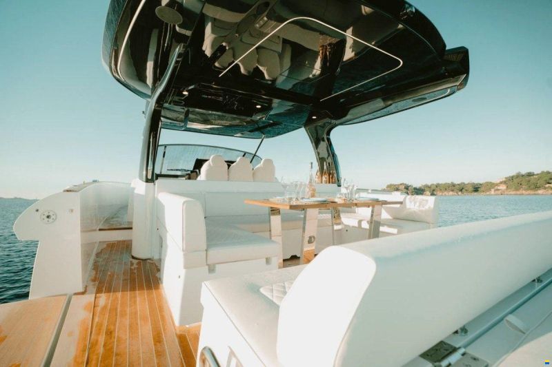 Solaris Yachts 52