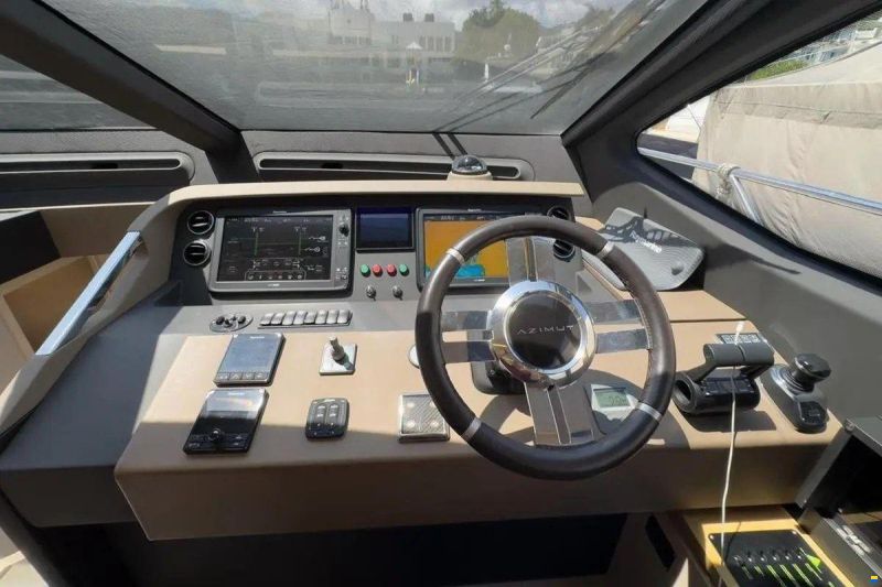 Azimut 66 Fly