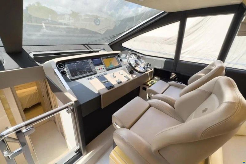 Azimut 66 Fly