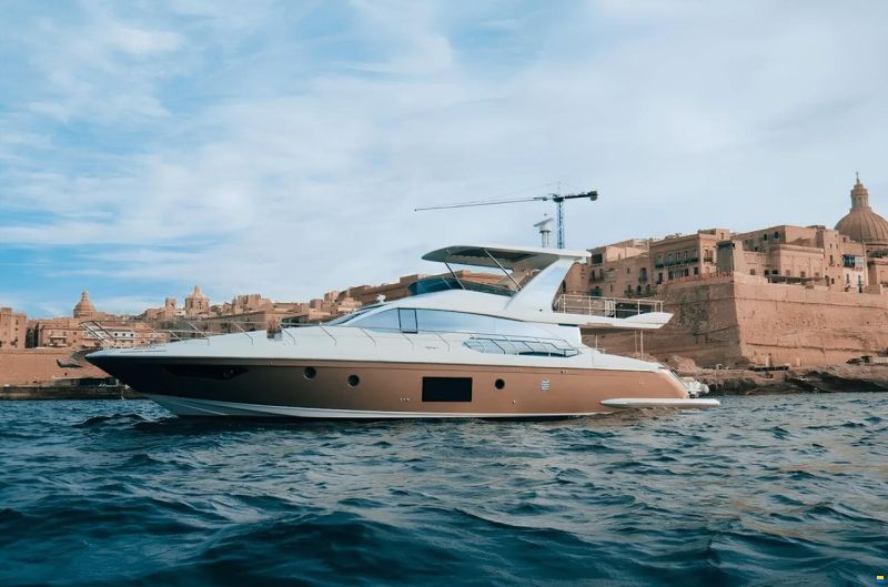 Azimut 66 Fly