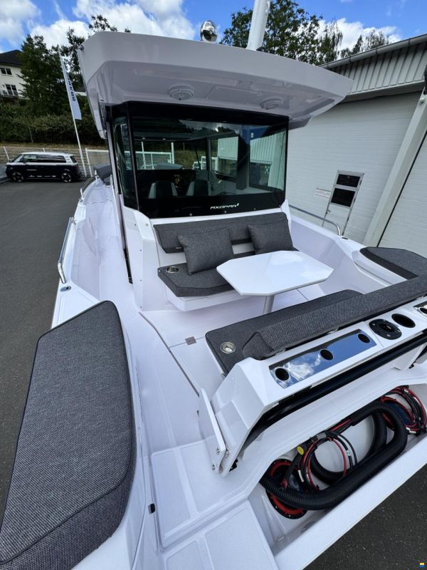 Axopar 29 Cross Cabin